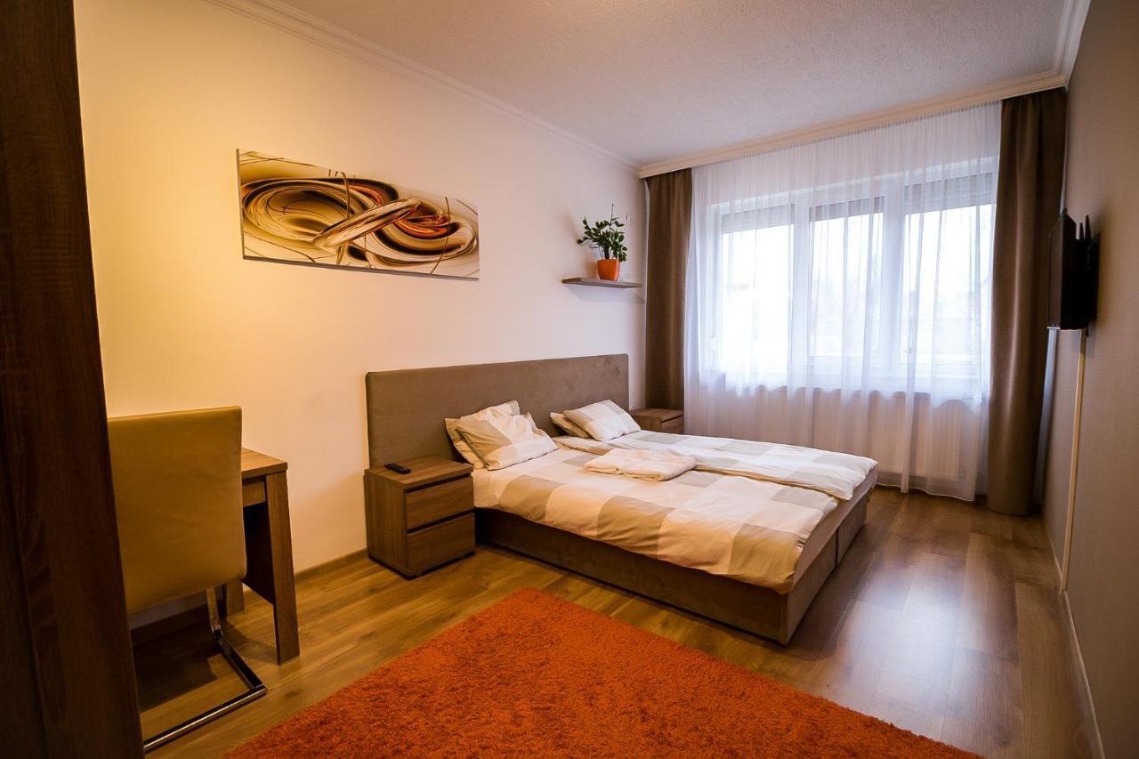 Thermal Next II Weninger Apartman Kiskunhalas Bagian luar foto